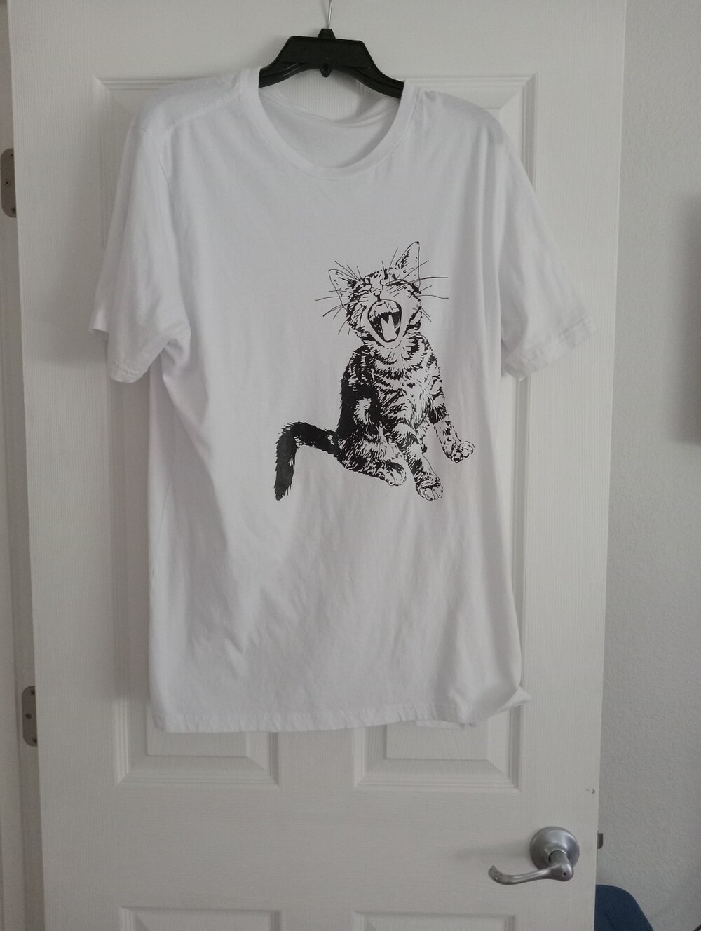 Cat Graphic Tee - Black on White - Unbranded. Ladies 2XL